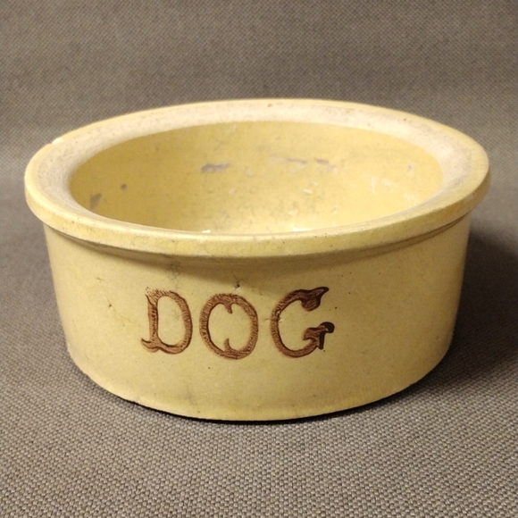 Classic ceramic crock style pet dish - Picture 1 of 3